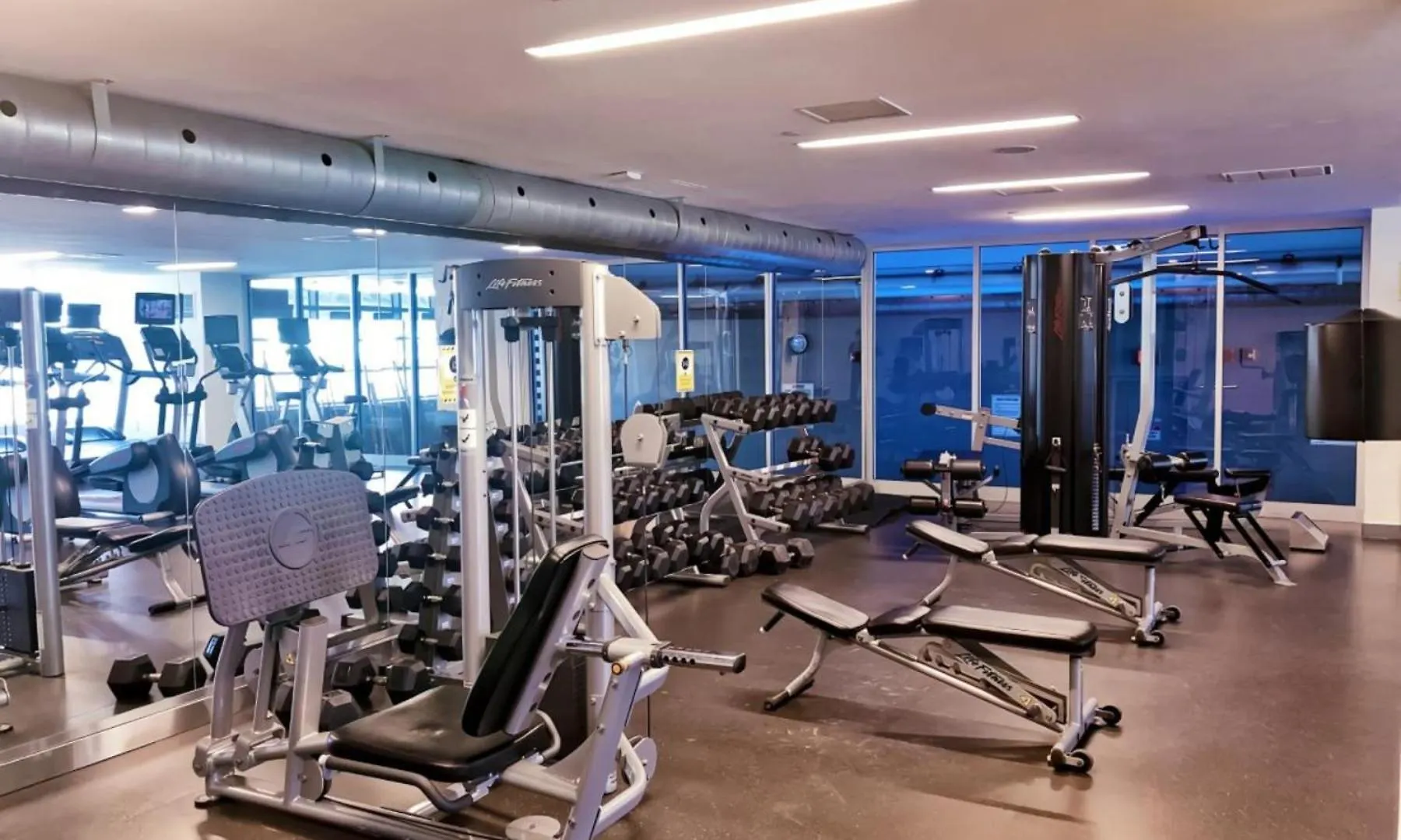 아파트 Deluxe Suite Lake Views And Parking 토론토