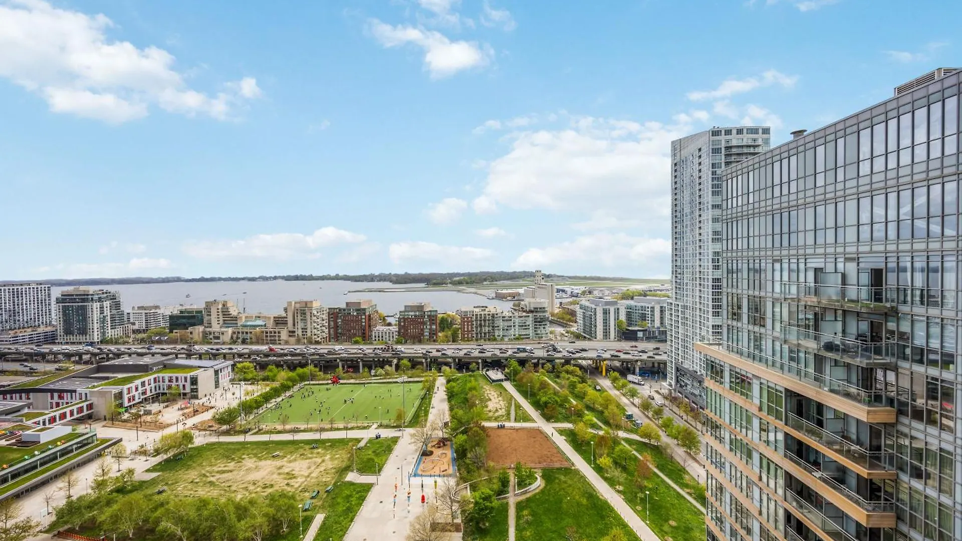아파트 Deluxe Suite Lake Views And Parking 토론토