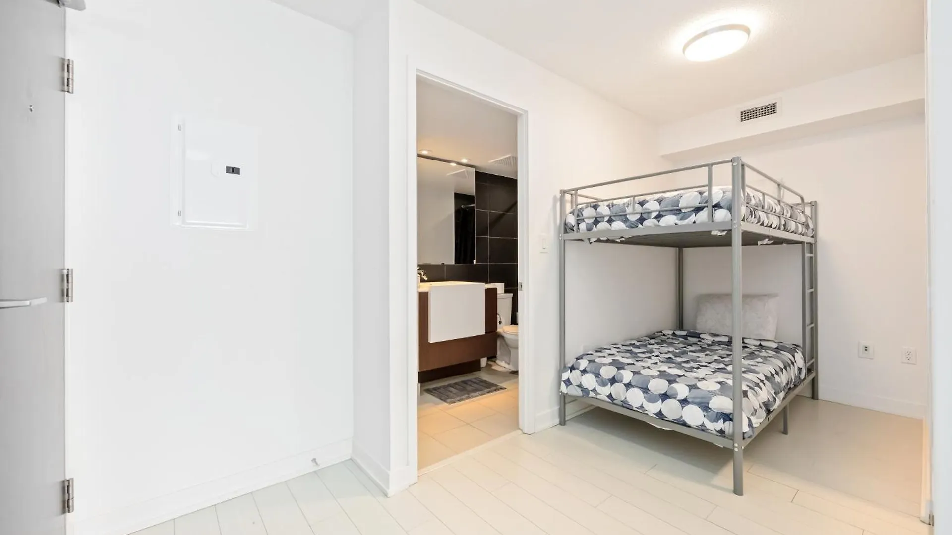 Deluxe Suite Lake Views And Parking 토론토 0*,  캐나다