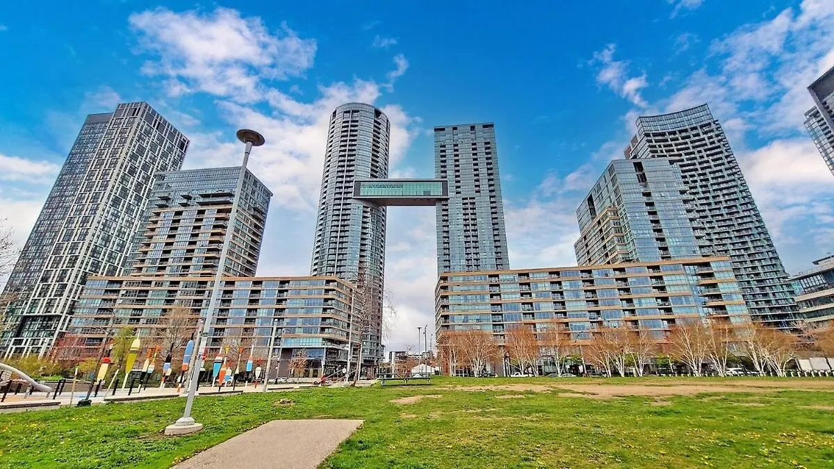 Deluxe Suite Lake Views And Parking 토론토 0*,  캐나다